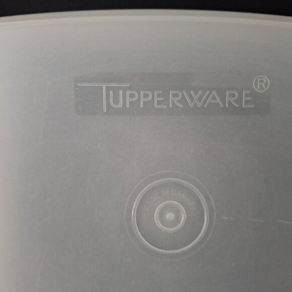 Vintage Tupperware Square Away Sandwich Keeper Sheer Without Lid - Picture 8 of 11